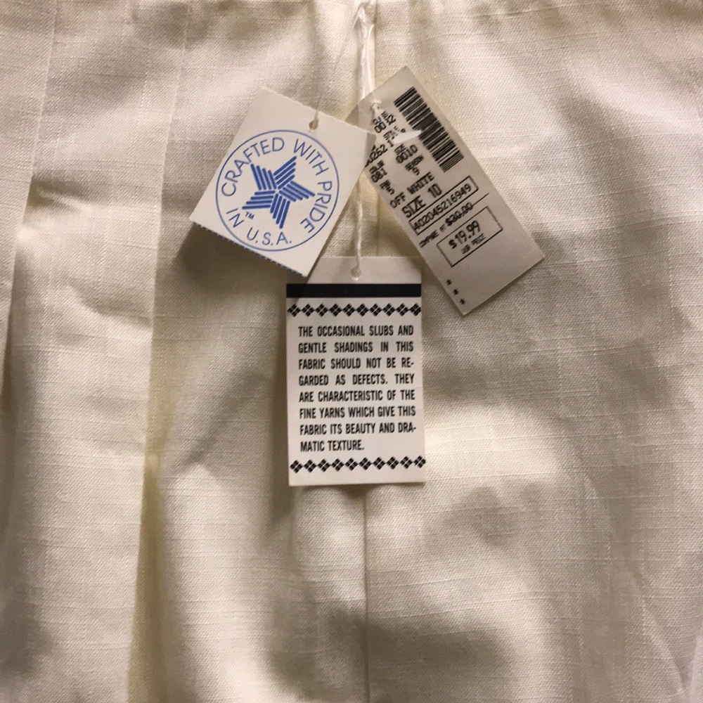 White skirt with tags - Picture 2 of 5